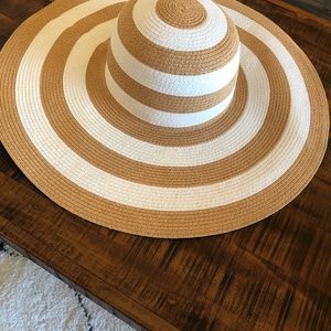 Stripped Floppy Hat